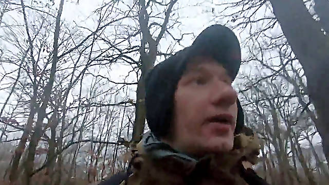 Mutprobe Nackt im Wald mit Strasse Test of courage naked nipple