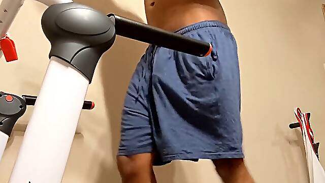 Candid View british Roadman Wearing tight Blue cut-offs Bulge On Treadmill