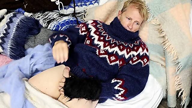 Sweater Fetish Mohair long joy and hefty ejaculation with wool. Blanket, turtleneck, Angora, mohair, wool.