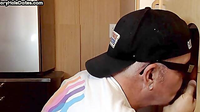 Homemade gloryhole oral pleasure gay mature deep throating n milking cock