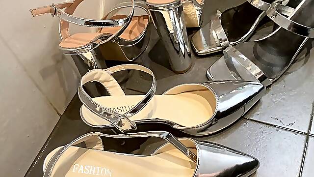 Silver high-heeled slippers and spandex pantyhose Masturbation