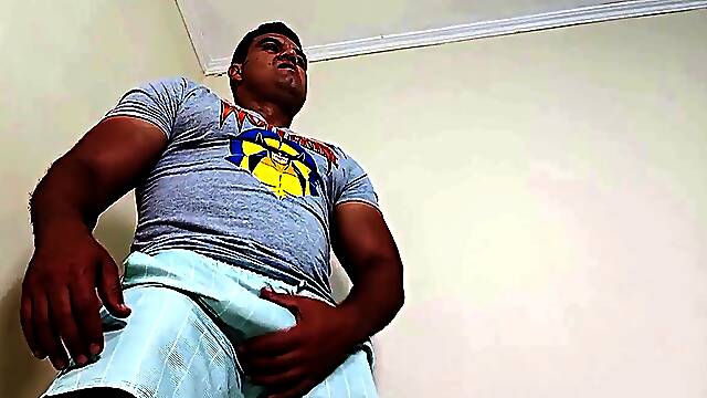 YURI GAÚCHO - URSO PARRUDO FICOU SOZINHO E FOI FLAGRADO TOCANDO PUNHETA NA INTERNET - GOZADA FARTA