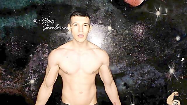 A hetero man display u his impressive figure to gay boys