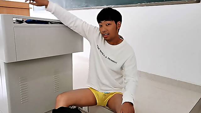 Stud jism getting off cute university classroom