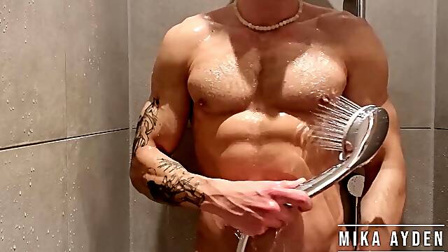 I DANCE FOR YOU IN THE douche - MIKA AYDEN