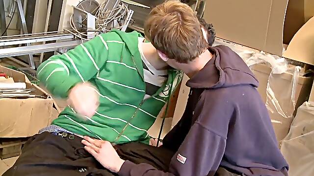 German Skater guy Into knuckle and spunk