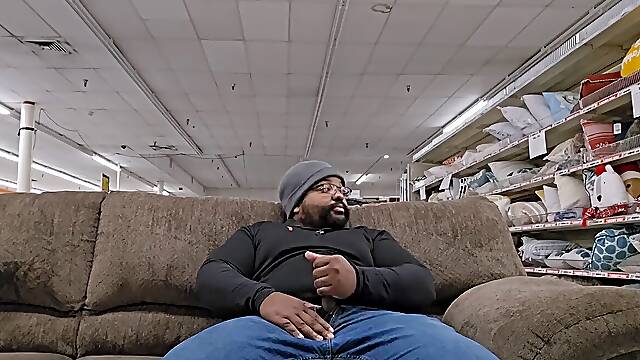 Ebony wanks Off in Store for All to see!