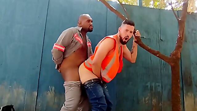 Multiracial fucking In Public Park