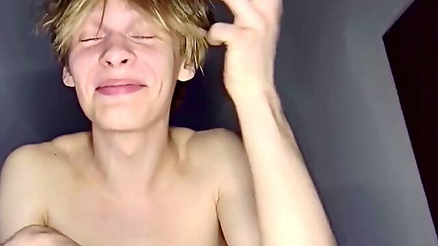 Uber-sexy Russian Camboy