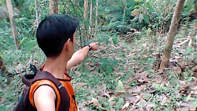 Im lost in the woods waiting for a wondrous dude with a big man meat