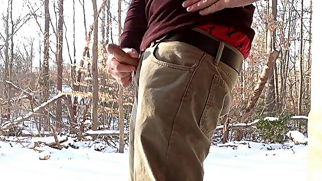 Masturbating off in the snow at the public park, sagging in AE trunks too!