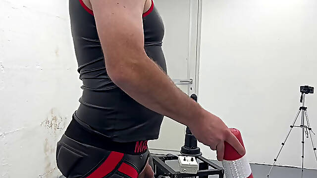 Masked Gimp 48cm mr Ed Dildo Anal Fucking Machine ample 8.9cm ass-plug & Post attempt