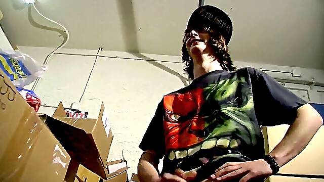 Skaters Pull jizm soaked, crazy Prank