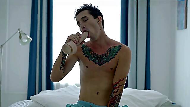 Tatted Noah Takes A huge giant Dildo In His Asshole