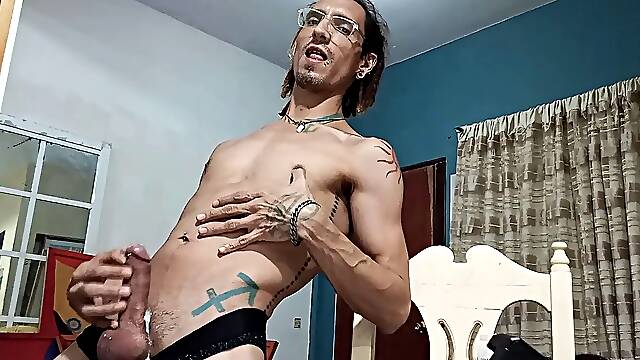 Raba Erre Big: a bachelor in a tie delectations you with immense cock and delicious coming