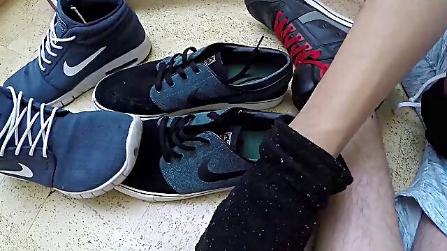 Trio cum shots in Nike Stefan Janoski