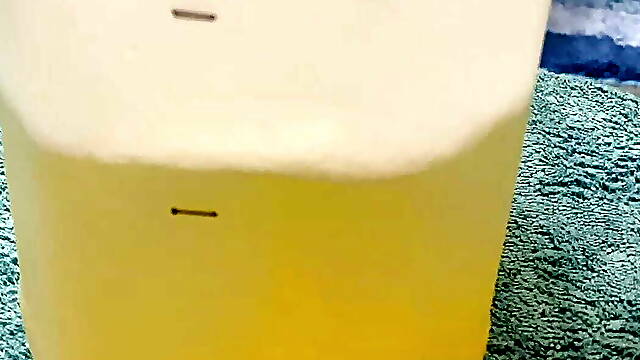 Collecting my piss for 24h! 5 liter of piss