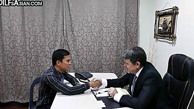 Asian perverted stud fucks hairy fat gay in doggystyle