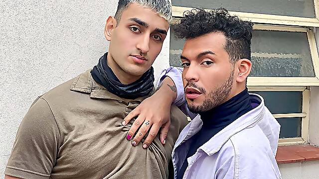 Argentinian Hunk Seduces His Hot Straight Taxi Driver With His Blowjob Skills - DickRides