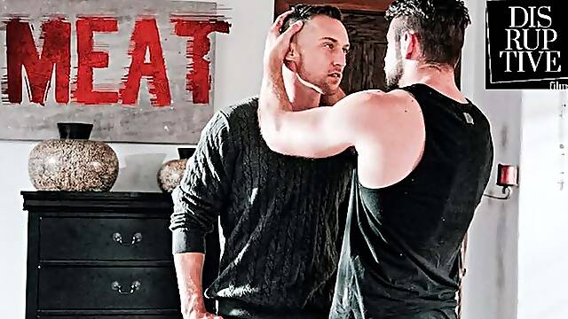 Criminal Dante Colle Gives It HARD to Police Officer Ethan Sinns