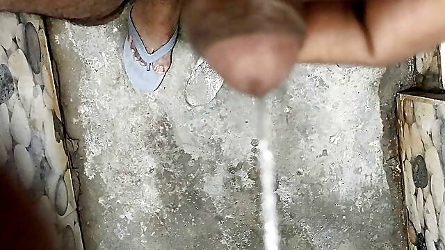 Live pissing