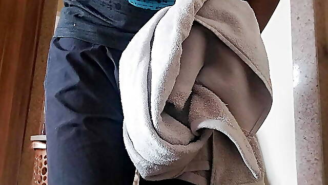 Apni Chachi Ko Dekhkar land khada ho gaya