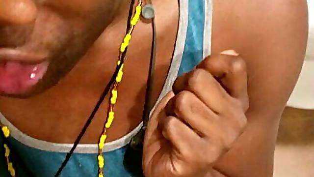 HOLIDAY - INN HEAD ''Almost Caught'' ! 