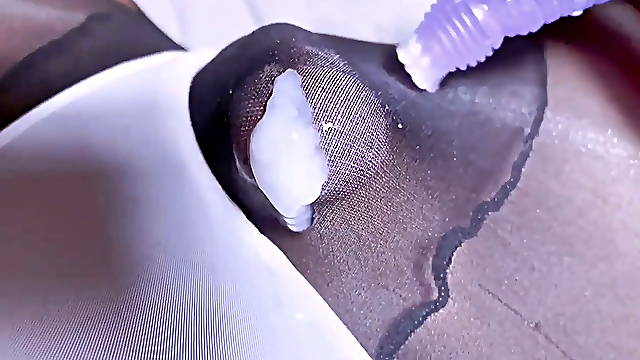 Pantyhose cum 3