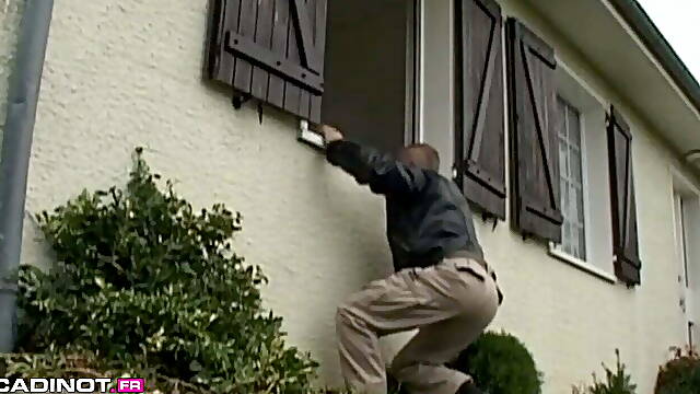 Cadinot.fr - Asian boy gets used for his pleasure