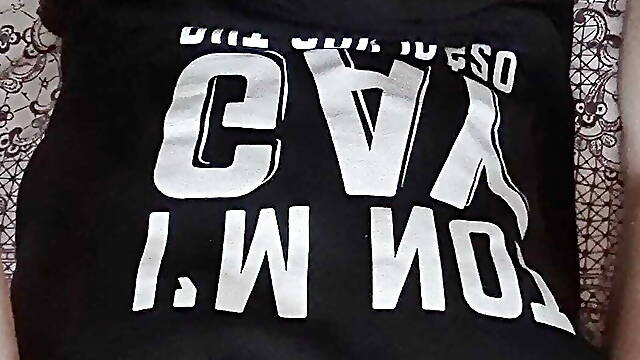 Andkvcat I lie masturbate on myself