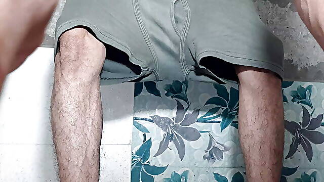 While rubbing the big black pen my sperm was gone. Indian boy