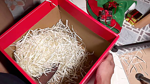 Unboxing Santa Gift Box.