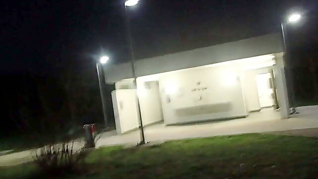 Exhibnunuit: going to toilet naked a cold morning (-0.3dg) 