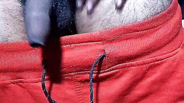 Kal raat me muth maarne ka man bahut kar rha tha.