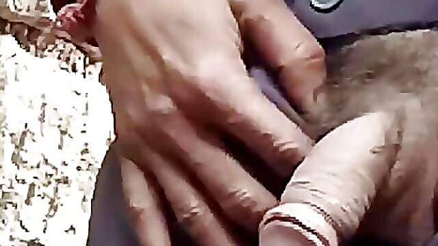 Priya randi ke bhai ka lund se pesaab 