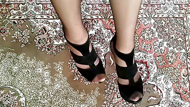 Sexy Black Pantyhose and Stockings on Curvy Legs