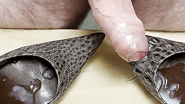 Horny cock game with cumshot on the high-heeled shoes made of brown snakeskin that were sent to...