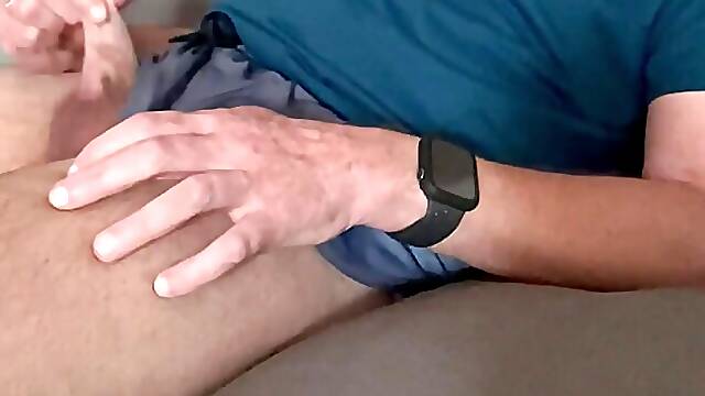 Yes... jerking off in sprinter shorts 🤩