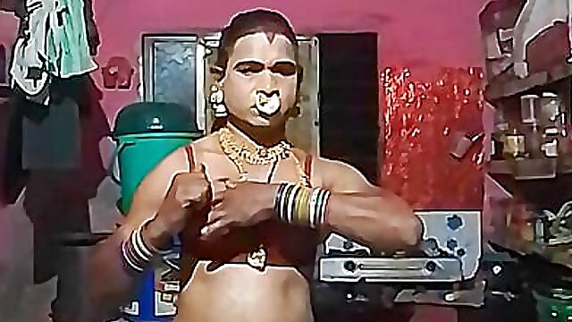 Desi Madhuri Bhabhi crossdresser
