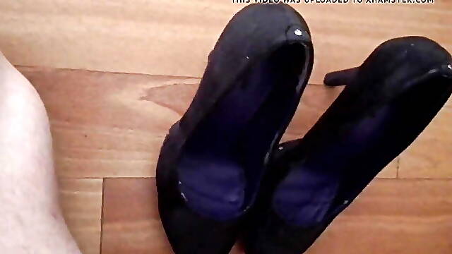 Girlfrend high heel. Cum on black shoe
