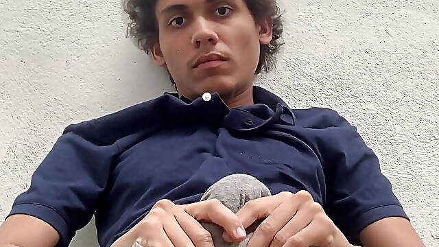 Ripped Jeans, Carplay and Polo Shirt-Knit Shorts