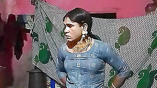 Maduri bhabhi crasdressing