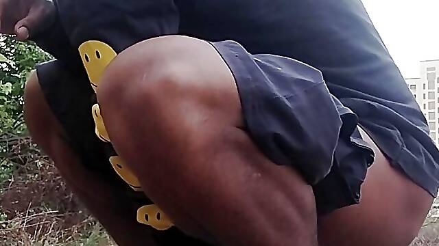 Bay sex jungle mein sex karte hue Najar Aaye