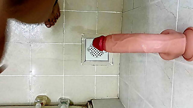 Anal Sex &amp; Huge Dildo