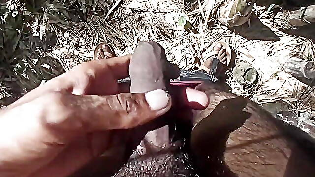 Outdoor Sex Bhabhi Ki Chut Mein Pani Nikaal Diya Hand Massage