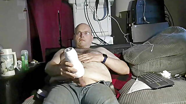 Test of a Sex Toy Sponsored by a Fan