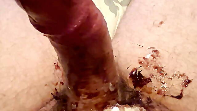 Fat Guy Masterbates With Cream Filled Doughnut