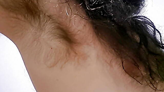 Kiss me on the mouth! Do you want my mouth?