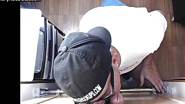 Cockhungry gloryhole DILF sucks rod in homemade BJ adventure