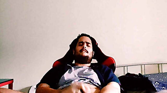 I jerk off thinking about everyone jerking off on my video